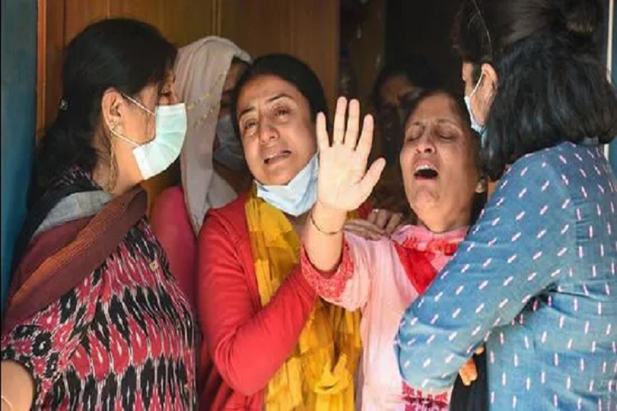 घाटी में नहीं थम रहा कश्मीरी पंडितों पर अत्याचार, महिला शिक्षक की गोली मारकर हत्या