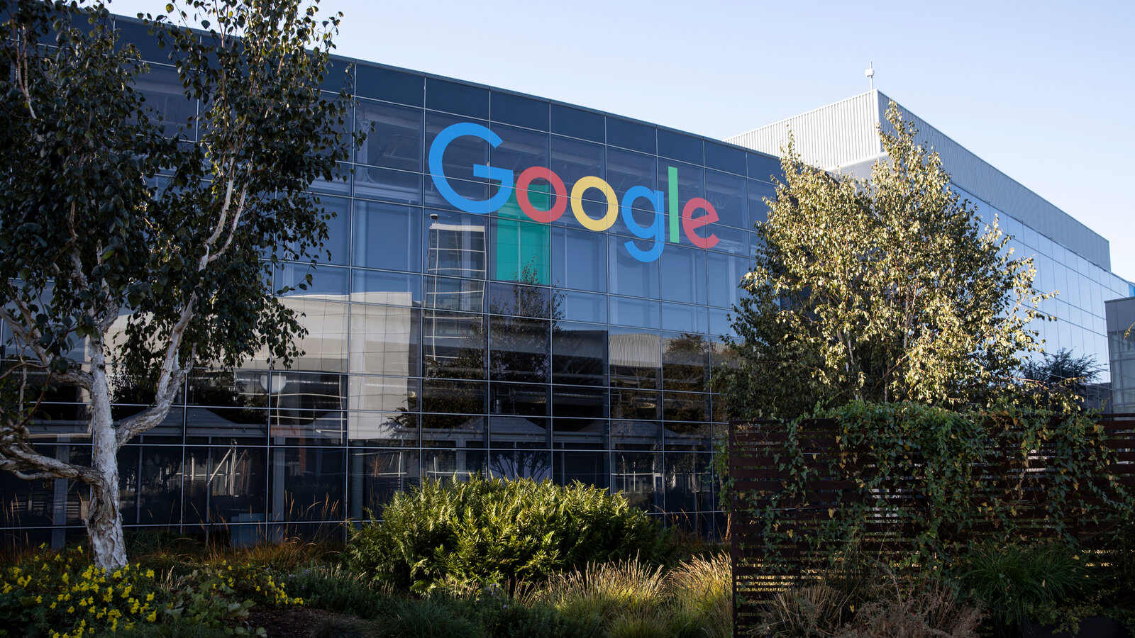 महिला कर्मचारियों के साथ भेदभाव करना Google को पड़ा भारी, अब देने पड़ेंगे 118 मिलियन डॉलर