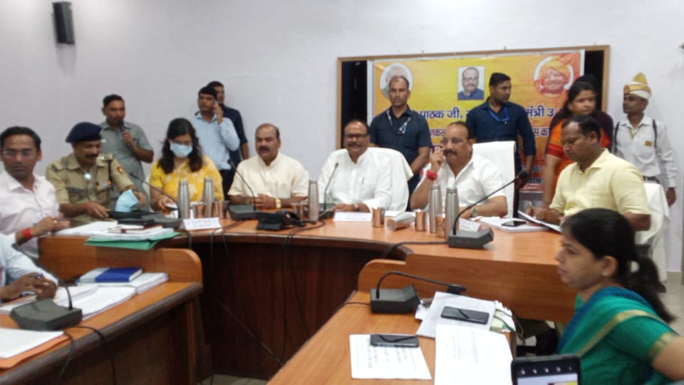 डिप्टी सीएम बृजेश पाठक एक दिवसीय दौरे को लेकर पहुंचे रायबरेली