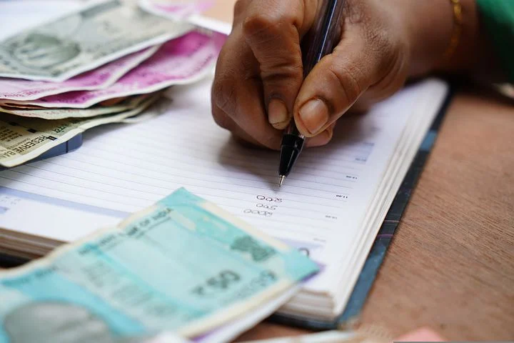गरीबों का निवाला छीनकर प्रतिमाह लाखों के घोटाले पर जेबे किस किस की होती हैं गरम