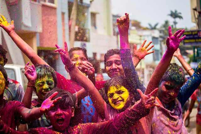 होली क्यों मनाई जाती है और कैसे | Holi Festival