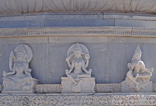 धर्म संस्कृति : देवताओं के चार हाथ क्यों होते हैं