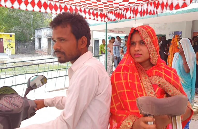 राष्ट्र के विकास के लिए बुजुर्गों एवं दिव्यांगों ने किया मतदान