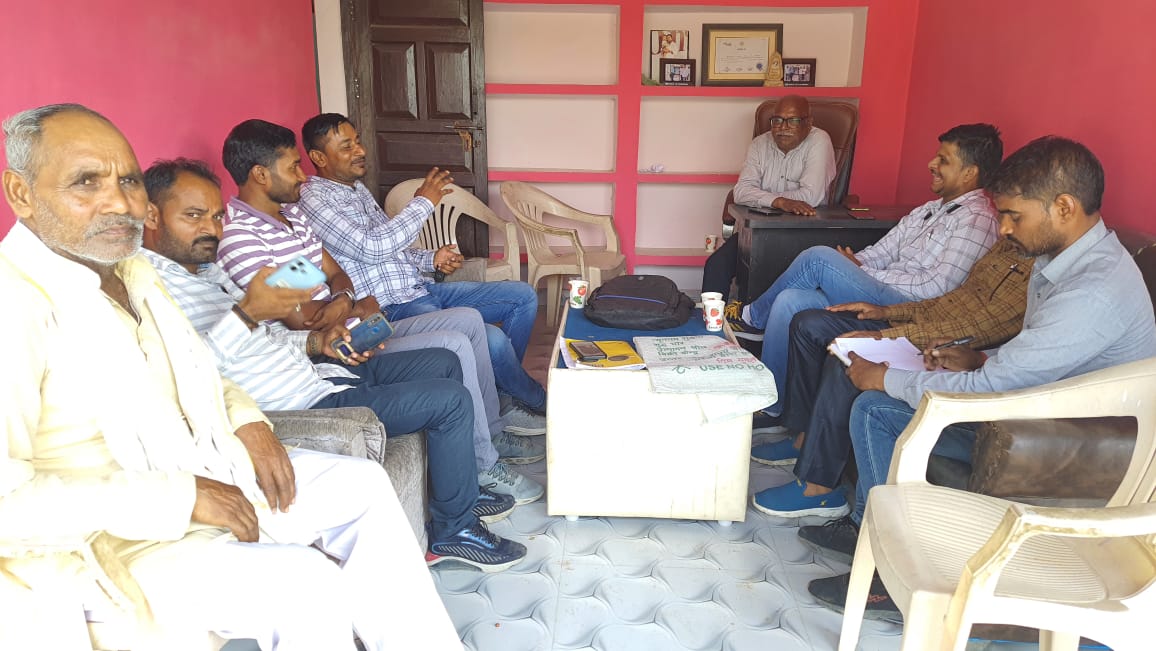 The team formed by the District Agriculture Officer learned about the pain of the farmers.