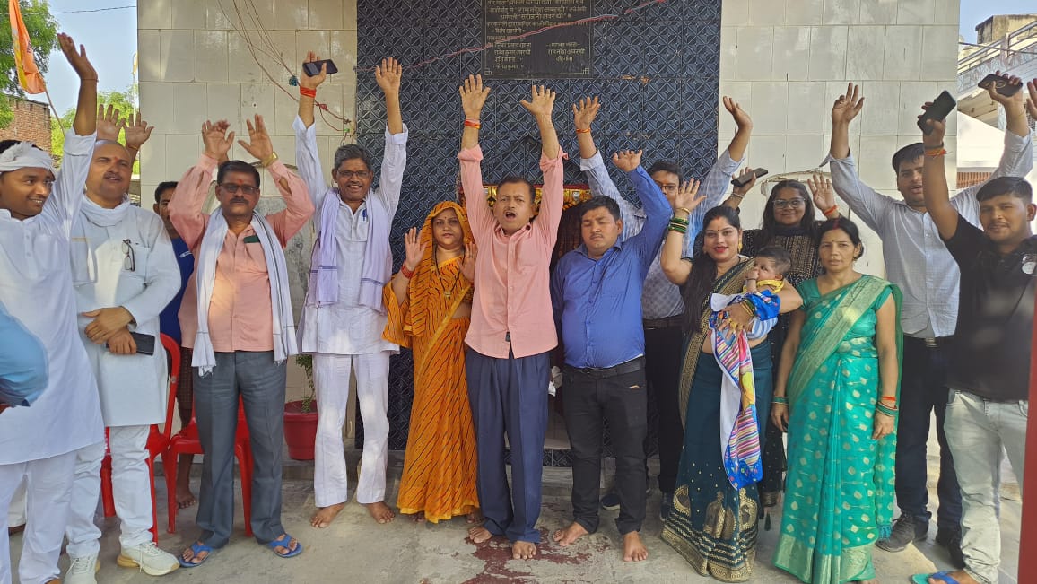 Flood of faith gathered in the Bhandara organized in Gauri Shankar Mahadev Temple.