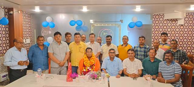 The celebration of Omkar Rana, former district school supervisor of Bharatiya Janata Party, was organized at Om Restaurant.