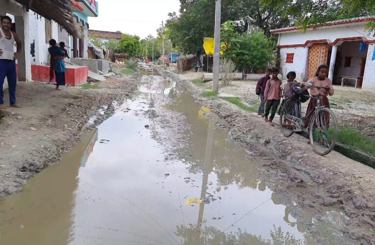 पीएमजीएसवाई विभाग की लापरवाई से एक साल से अधूरा पड़ा सम्पर्क मार्ग