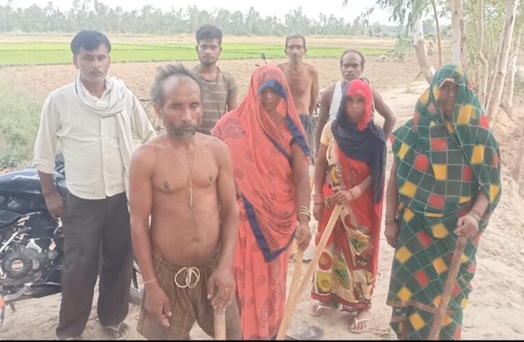 मुर्तजा नगर में प्रधान की दबंगई, 20 वर्षों से बनी नाली को पटवाया, 50 बीघा खेती लगभग पड़ी रह सकती है परती,बिना पैमाइश के बनवाया चक मार्ग,