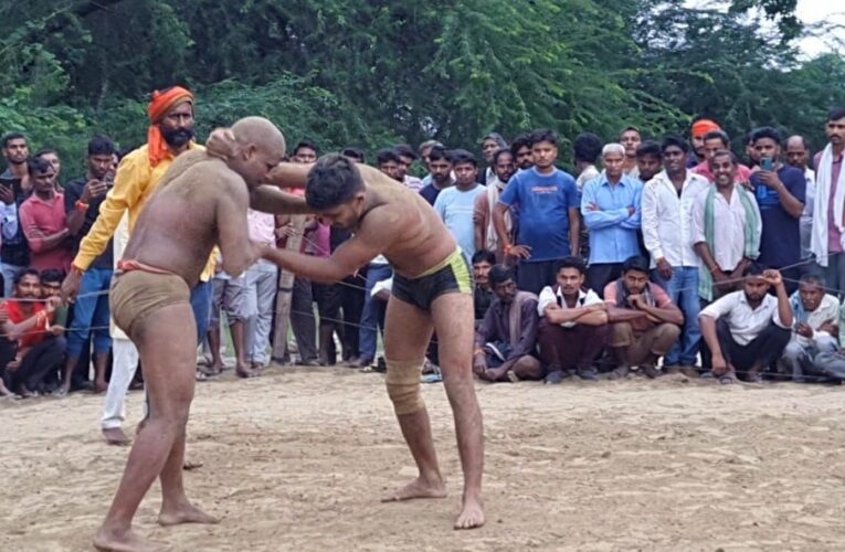 अमवा के आलोक ने गोंडा के पंकज को पटकनी देखर जीता दंगल केसरी का खिताब