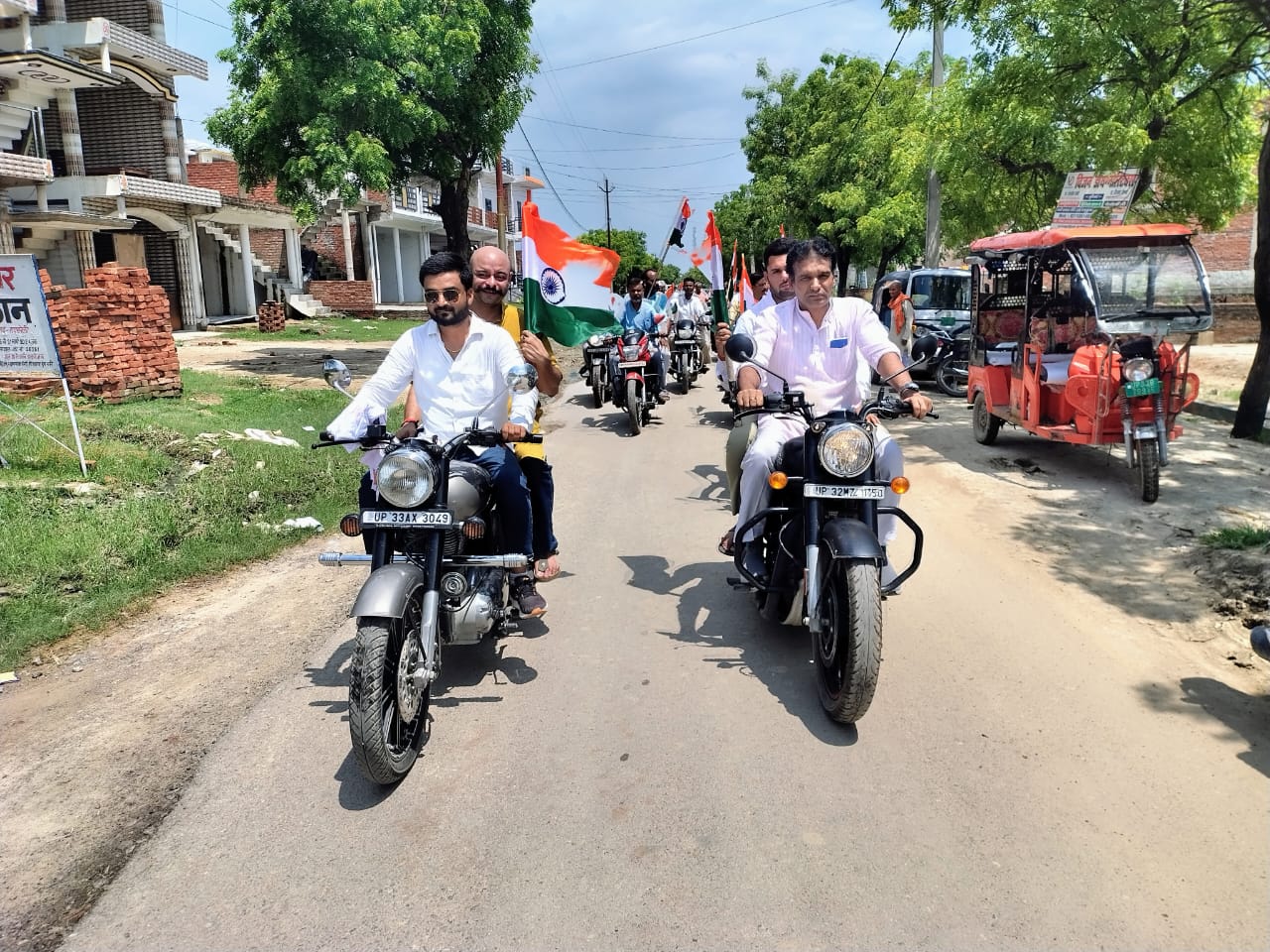 BJP workers awakened the flame of patriotism by taking out Tiranga Yatra in Shivgarh.