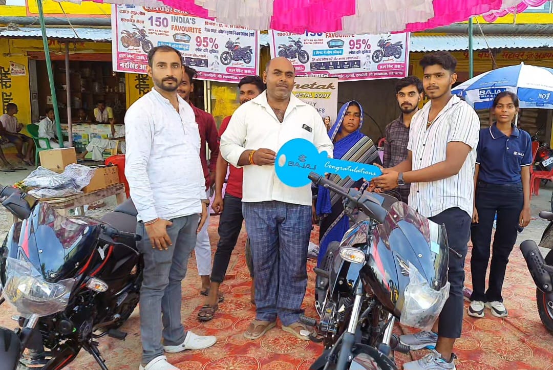 7 bikes sold on second day in Bajaj Mahalon and Exchange Fair