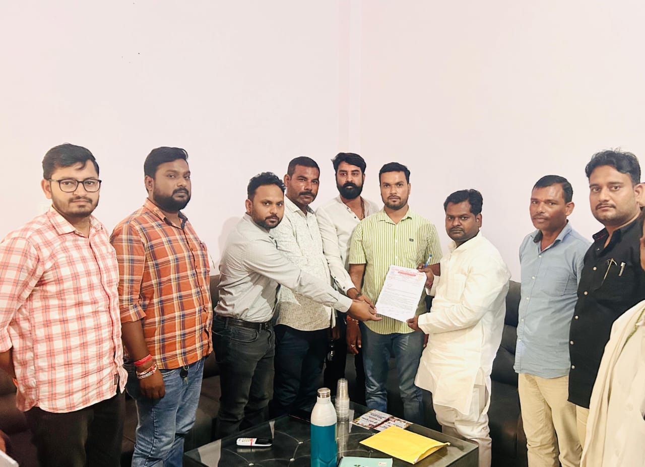 The President of the Primary Teachers Association met the MLA and gave a memorandum. Many serious allegations were made against the Block Education Officer.