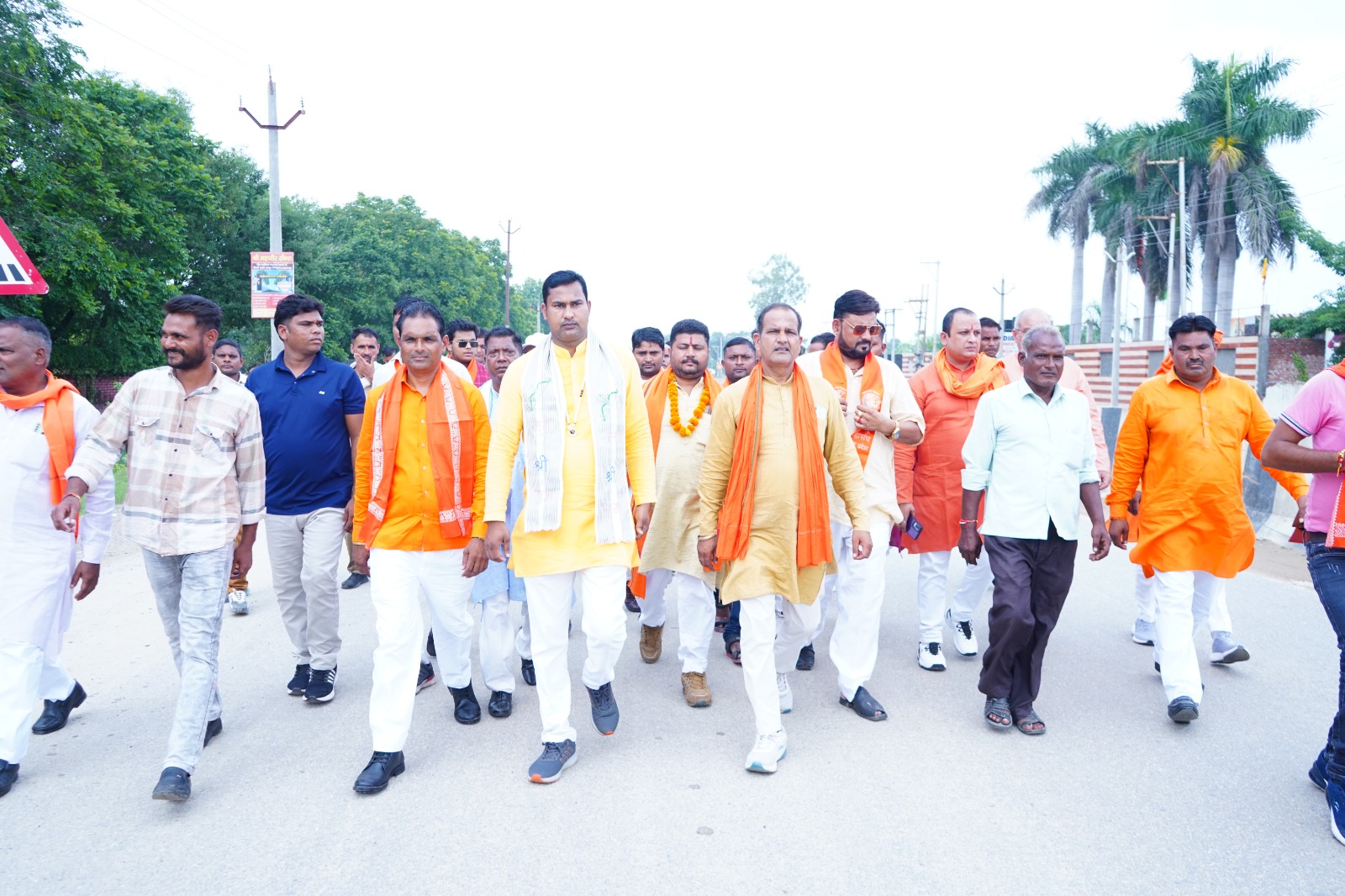 Saharanpur officials of Vishwa Hindu Mahasangh celebrated the tenth death anniversary of Rashtrasant Brahmalin Mahant Avedyanath Maharaj.