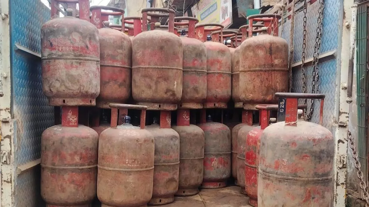 E-KYC is also necessary for free LPG cylinder on Diwali, get it done soon otherwise subsidy may be stopped.