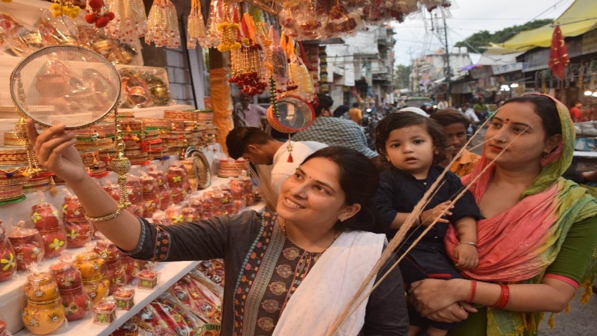 Karva Chauth 2024: Market decorated for Karva Chauth, lots of shopping going on; Know what is special this time