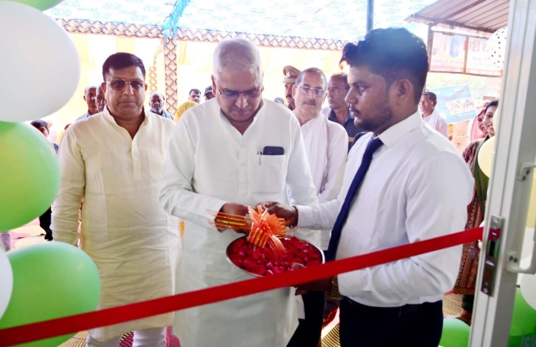 Health Minister inaugurates clinic and health camp in Shankargarh