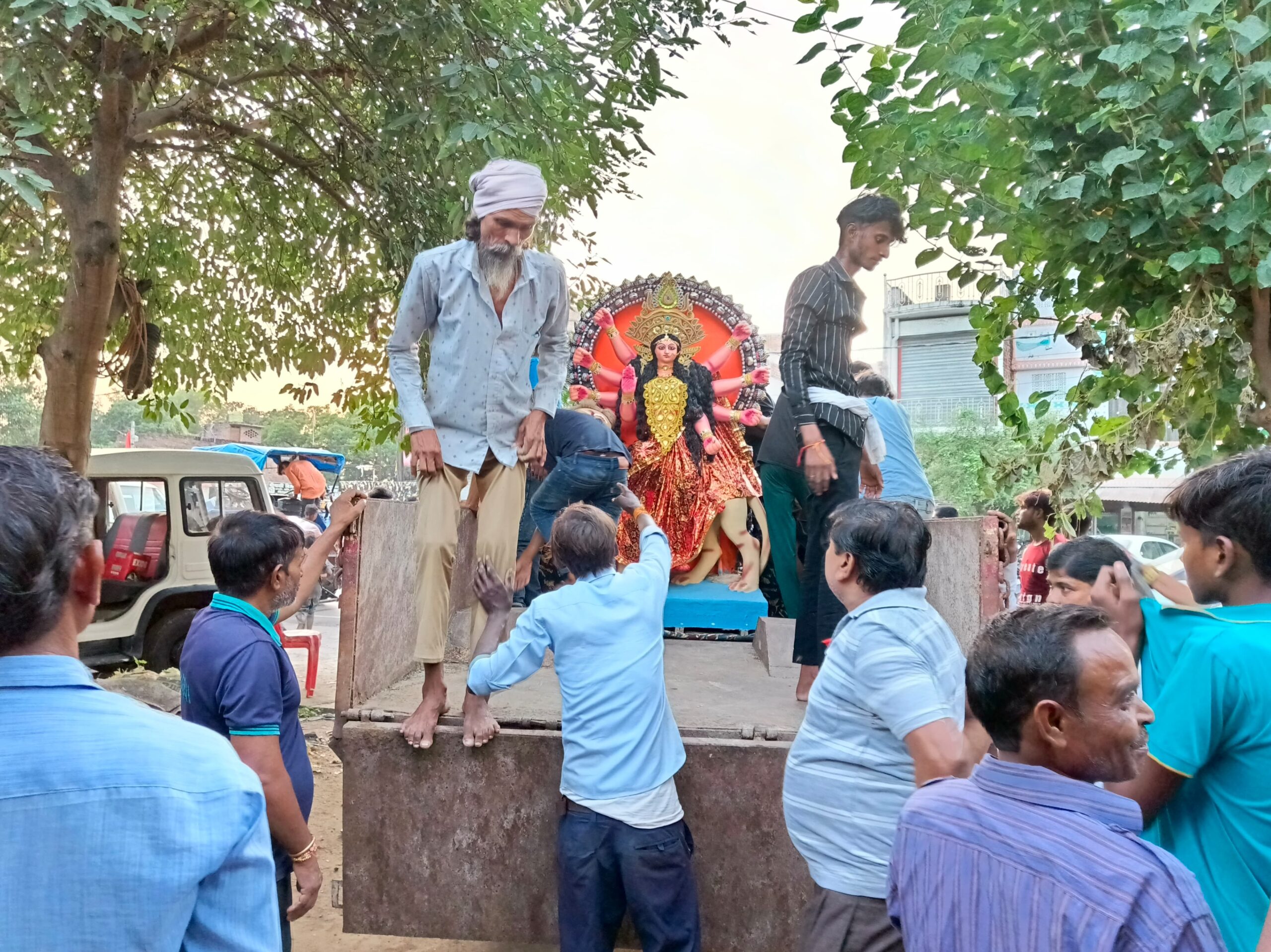 As soon as Navratri started, idols of Maa Durga and other Gods and Goddesses started reaching the pandals.