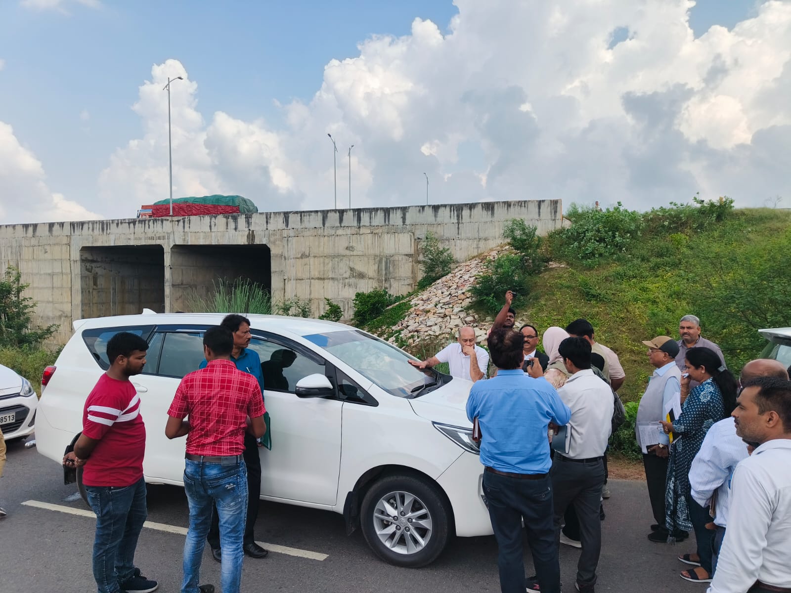 A high-level delegation of Aquabridge Group Abu Dhabi UAE visited and inspected the lands acquired for the establishment of a world class hatchery to promote fish farming in Purvanchal Expressway corridor in development block Haidergarh.