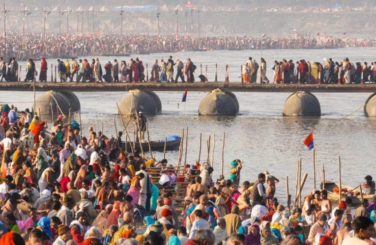 प्रयागराज महाकुंभ में कर्मचारियों के लिए खास ड्रेस कोड, श्रद्धालुओं के लिए रेलवे की खास तैयारी