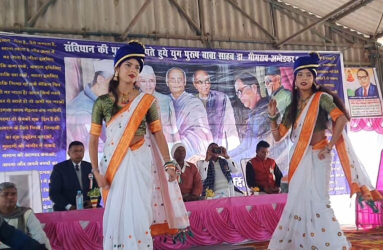 बौद्ध उपासकों ने महापर्व के रूप में मनाया गया गणतन्त्र दिवस