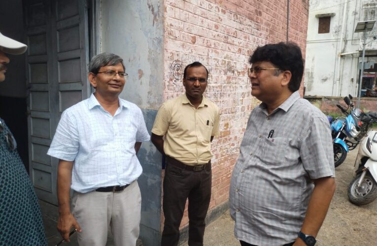 सीएचसी अधीक्षक पर डॉक्टरों और नर्सों का गुस्सा फूटा, सीएमओ से की गई शिकायत – महराजगंज, रायबरेली में तनावपूर्ण माहौल