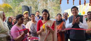 डीएम ने नवनिर्मित संकुल भवन का किया उद्घाटन