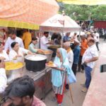 सेवा ही माता जी को सच्ची श्रद्धांजलि, पूनम सिंह ने पांचवीं पुण्यतिथि पर कराया विशाल भंडारा